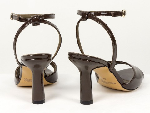 Босоніжки з ремінцями з натуральної шкіри наплак у кольорі "гіркий шоколад" Gino Figini, фото 9