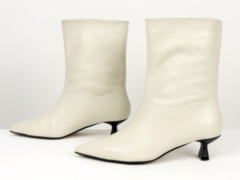 Жіночі молочні шкіряні черевики на маленьких підборах “Kitten Heel” Gino Figini, фото 7