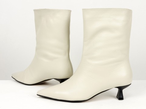Жіночі молочні шкіряні черевики на маленьких підборах “Kitten Heel” Gino Figini, фото 8