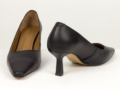 Елегантні жіночі туфлі човникки з натуральної шкіри на зручному каблуці Gino Figini, фото 7