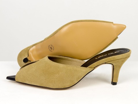 Мюлі жіночі замшеві бежевого кольору на низьких підборах Gino Figini, фото 5