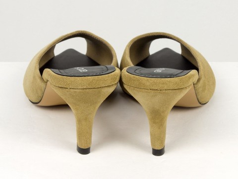 Мюлі жіночі замшеві бежевого кольору на низьких підборах Gino Figini, фото 11