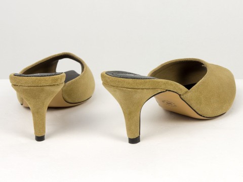 Мюлі жіночі замшеві бежевого кольору на низьких підборах Gino Figini, фото 10