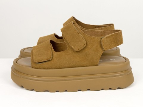 Жіночі сандалі на платформі з натуральної замші кольору кориця Gino Figini