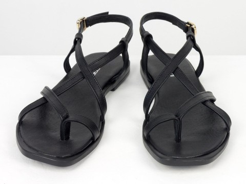 Чорні мінімалістичні сандалі на низькому ходу з перемичкою для пальця Gino Figini, фото 3