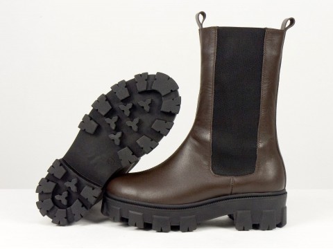 Женские коричневые кожаные ботинки челси на тракторной подошве Gino Figini