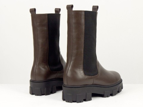 Женские коричневые кожаные ботинки челси на тракторной подошве Gino Figini