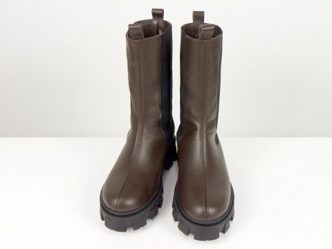 Женские коричневые кожаные ботинки челси на тракторной подошве Gino Figini