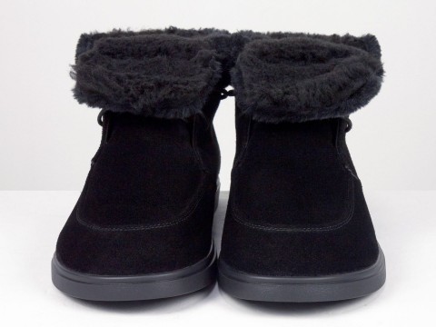 Жіночі замшеві черевики з чорним хутром Gino Figini