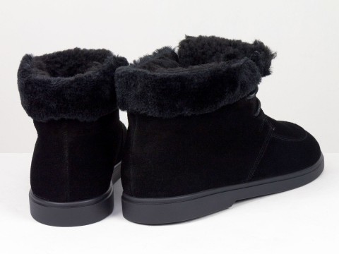 Жіночі замшеві черевики з чорним хутром Gino Figini
