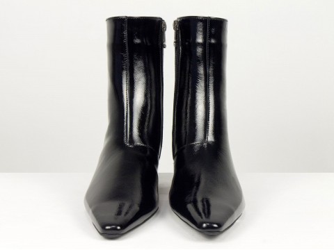 Жіночі лаковані чорні черевики на невисоких підборах чарочці Gino Figini