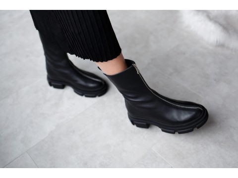 Завышенные черные ботинки  из натуральной  кожи с молнией, Б-2101-01