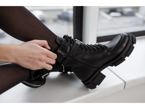 Жіночі чорні черевики з натуральної шкіри на шнурівці з кишеньками, Б-20105-01