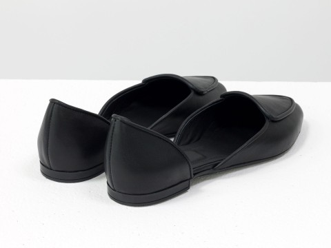 Чорні туфлі човники на низькому ходу з натуральної шкіри