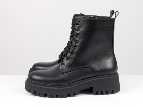 Классические ботинки из натуральной черной кожи на утолщенной подошве со шнуровкой и молнией, Б-2196-04