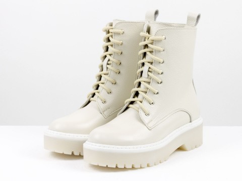 Классические ботинки из натуральной молочной кожи на утолщенной подошве со шнуровкой и молнией, Б-2196-06