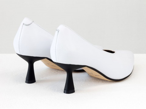 Дизайнерские туфли-перчатки на невысоком каблуке "рюмочка" из натуральной итальянской кожи бежевого цвета,  Т-2050/1-02