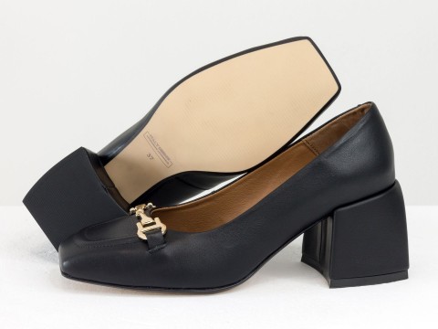Дизайнерские туфли  на невысоком обтяжном каблуке из натуральной итальянской кожи черного цвета,  Т-2153-01
