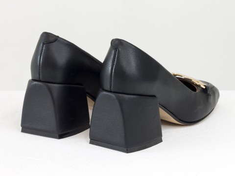 Дизайнерські туфлі на невисокому обтяжному підборі з натуральної італійської шкіри чорного кольору, Т-2153-01