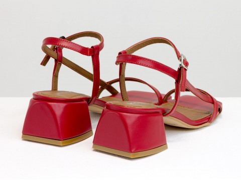 Дизайнерские красные босоножки на обтяжном каблуке  из натуральной итальянской кожи