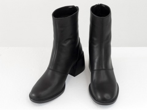 Жіночі черевики з натуральної чорної шкіри на середньому підборі, Б-2159-01