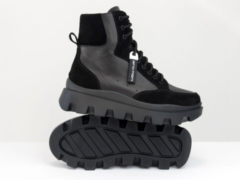 Жіночі черевики з натуральної шкіри чорного кольору зі вставками із замші на шнурівці, Б-2161-01