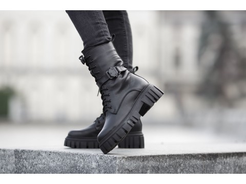 Жіночі чорні високі черевики з натуральної шкіри на грубій підошві, Б-2174-01