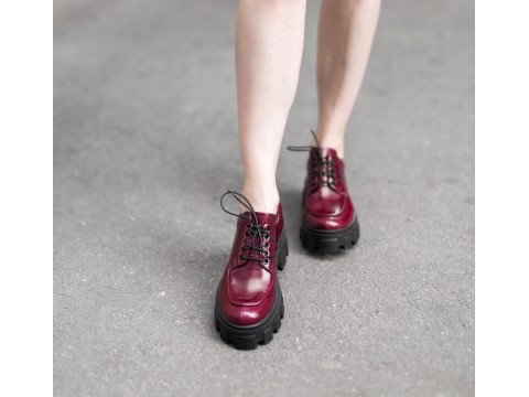 Жіночі бордові туфлі на тракторній підошві з натуральної лакової шкіри, Т-2046-02
