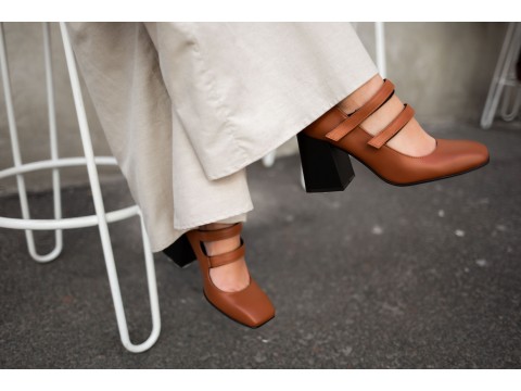 Дизайнерские туфли из натуральной коричневой кожи на устойчивом квадратном каблуке,  Т-2049-02