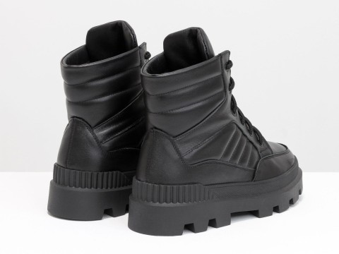 Завышенные черные ботинки  из натуральной  кожи со шнуровкой, Б-2165-03
