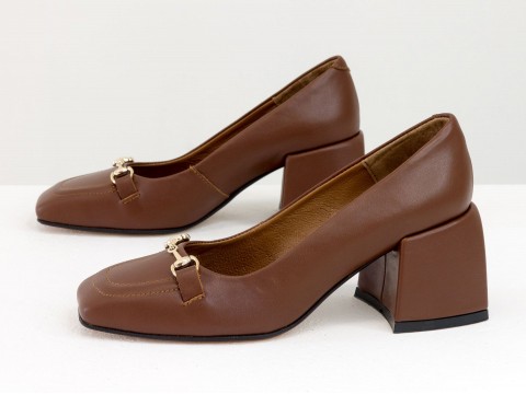 Дизайнерские туфли  на невысоком обтяжном каблуке из натуральной итальянской кожи  карамельного цвета,  Т-2153-03