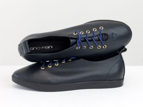 Жіночі спортивні туфлі із натуральної шкіри темно-синього кольору