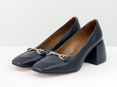 Дизайнерські туфлі на невисокій обтяжній підборі з натуральної італійської шкіри синього кольору, Т-2153-02