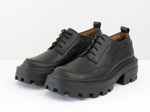 Женские черные туфли на тракторной подошве из натуральной   кожи, Т-2154-07