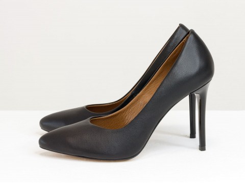 Женские туфли классического кроя из итальянской кожи черного цвета на каблуке шпилька, Д-35-08