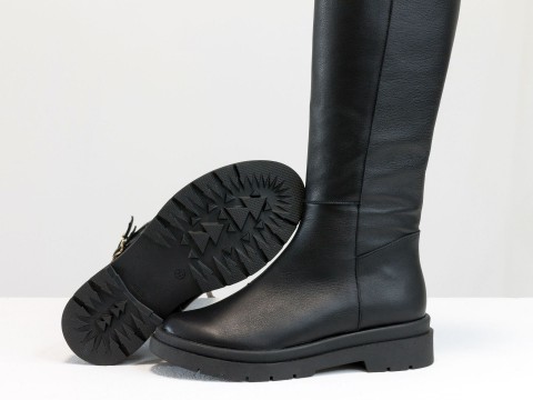 Осінні чоботи чорного кольору з натуральної шкіри на потовщеній підошві, М-2172-01