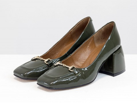Дизайнерські туфлі на невисокій обтяжній підборі з натуральної італійської шкіри зеленого кольору, Т-2153-05