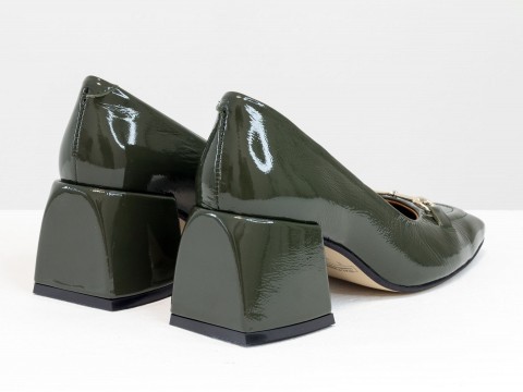 Дизайнерські туфлі на невисокій обтяжній підборі з натуральної італійської шкіри зеленого кольору, Т-2153-05