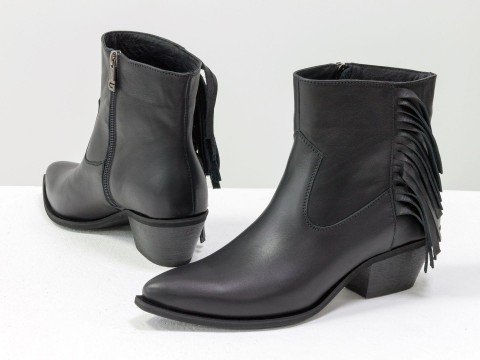 Жіночі чоботи-козаки з бахромою із натуральної шкіри чорного кольору