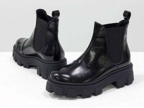 Жіночі лакові черевики "челсі" з натуральної чорної шкіри, Б-2058-02