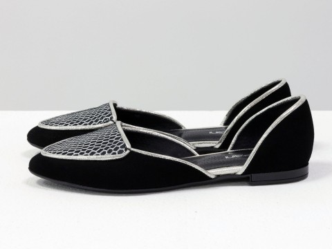 Туфли лодочки на низком ходу из натуральной замши черно-серебряного цвета