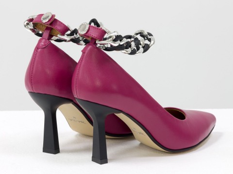 Дизайнерські туфлі-човники на невисокому підборі "рюмочка" з натуральної італійської шкіри з ланцюжком, Т-2115-03