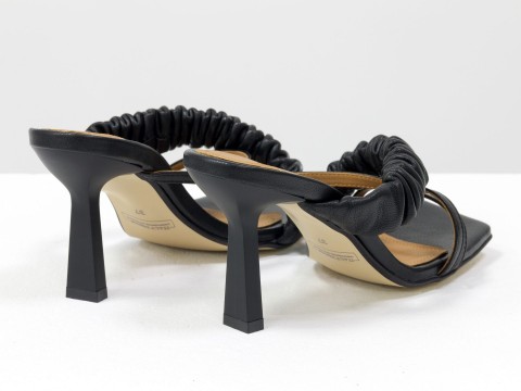 Дизайнерские черные шлепанцы на  матовом каблуке рюмочка из натуральной итальянской кожи