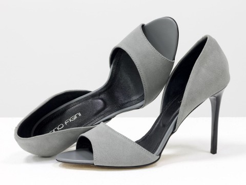 Летние туфли на шпильке из натуральной замши серого цвета