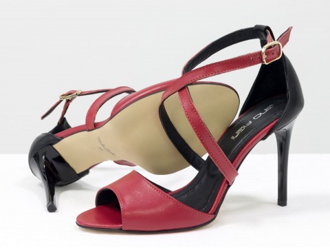 Туфли с открытым носком красные из натуральной кожи на шпильке