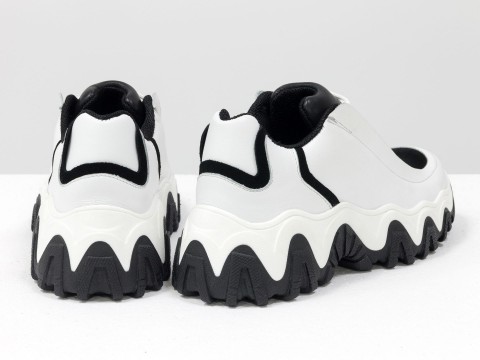 Женские черно-белые  кеды из кожи с вставками из замши на утолщенной подошве, Т-2108-01