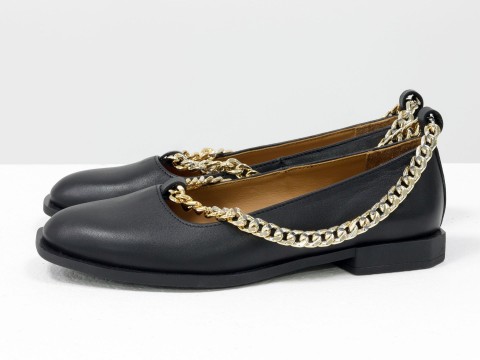 Жіночі чорні туфлі на низькому ходу з натуральної шкіри із золотим ланцюжком, Т-2111-01