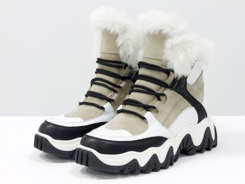Зимові спортивні черевики з яскраво-білим еко-хутром з бежевої замші та вставками білої та чорної шкіри, Б-20106-03