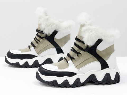 Зимові спортивні черевики з яскраво-білим еко-хутром з бежевої замші та вставками білої та чорної шкіри, Б-20106-03