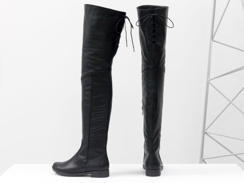 Високі чоботи-ботфорти з натуральної шкіри чорного кольору зі шнурівкою ззаду на невеликому підборі, М-111/17-02